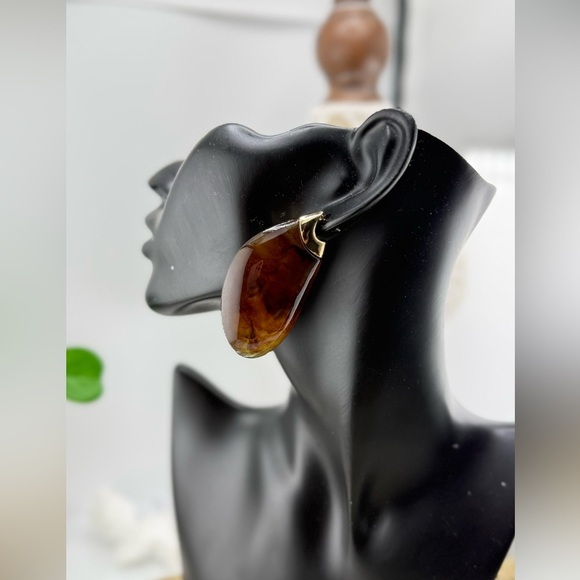 Modern Resin Drop Earrings – Tortoise Shell & Gold Accent - Picture 6 of 13